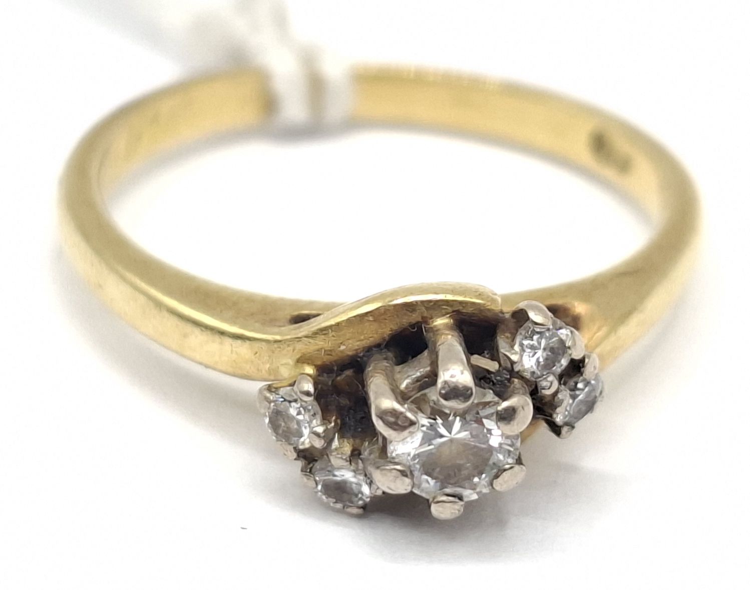 1107 · 18CT ANTIQUE DIAMOND RING