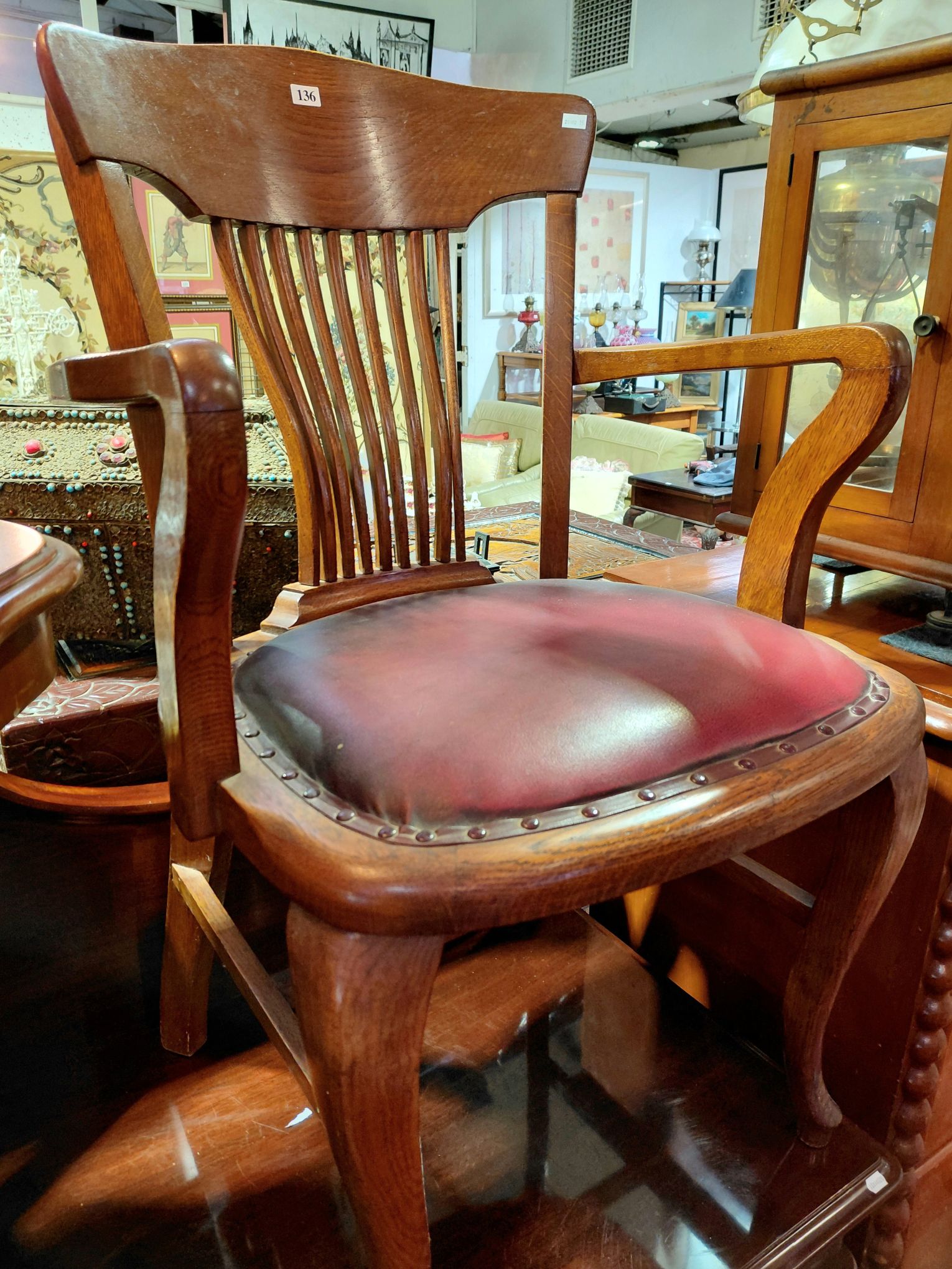 136 · OAK CHAIR