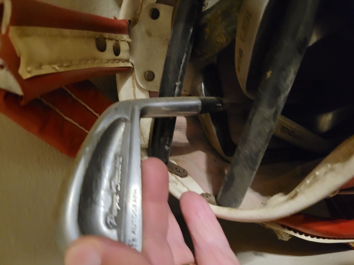 Various Golf Clubs and Carriers Midwest Auctions, LLC