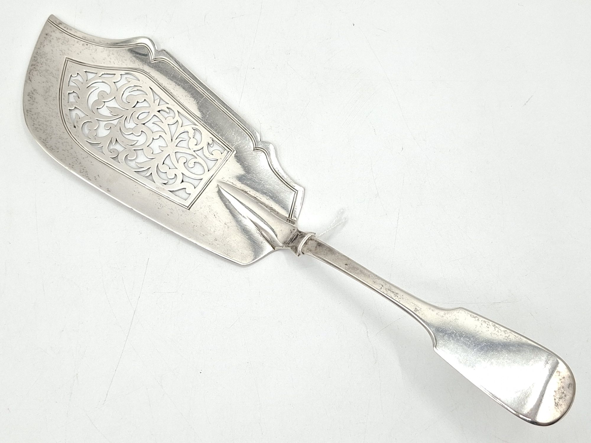 154 · ENGLISH STERLING SILVER SLICE