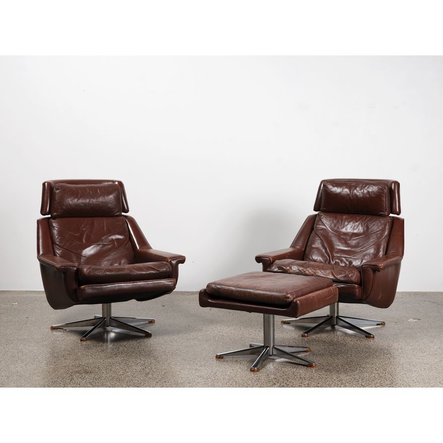 Werner Langenfeld - A pair of Esa leather ‘Modell 802’ lounge chairs together with one matching ottoman