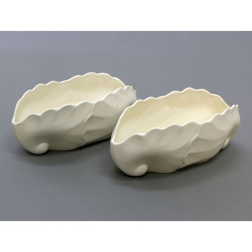 Crown Lynn Potteries, Pair of two shell-shaped trough vases