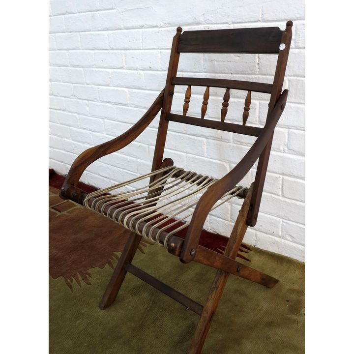 FOLDING RIEMPIE CHAIR