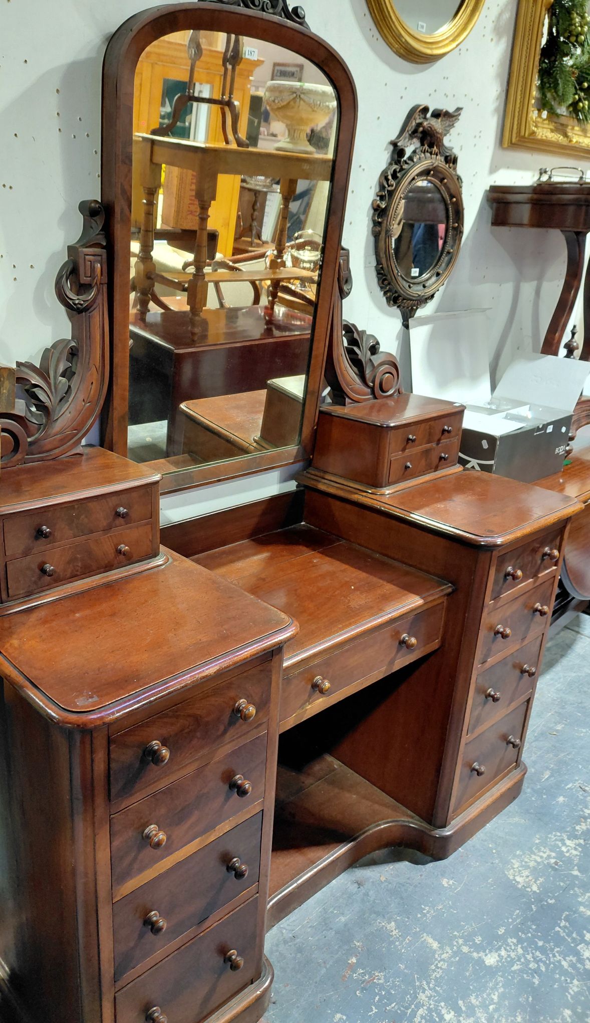 187 · VICTORIAN DRESSING TABLE