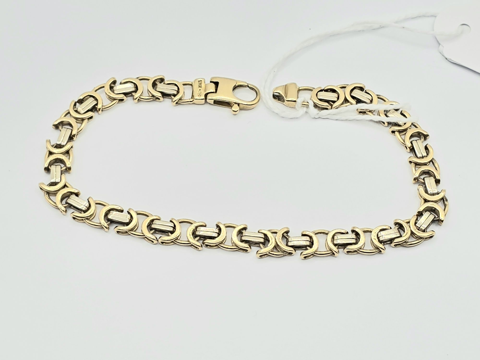 234 · 18CT GOLD BRACELET