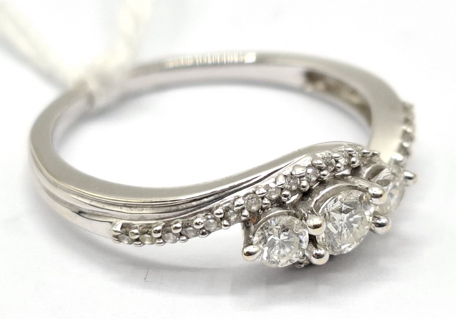 18ct Gold Diamond Ring