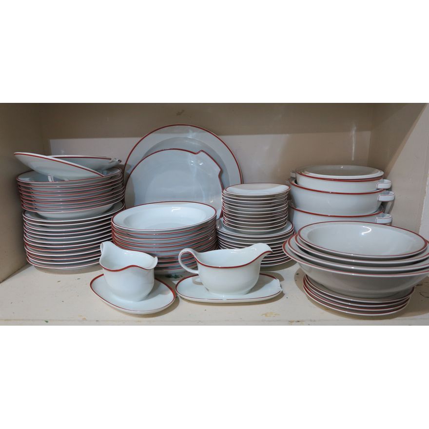 ARZBERG PORCELAIN DINNER AND EA SERVICE,