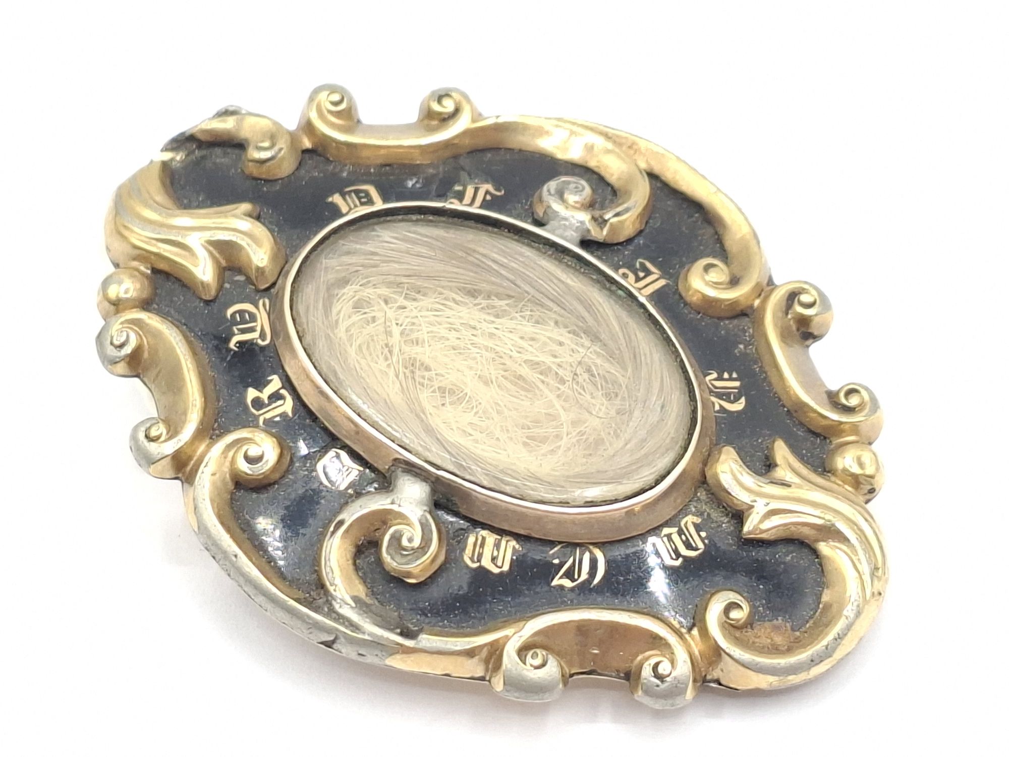 1006 · MID VICTORIAN MOURNING BROOCH