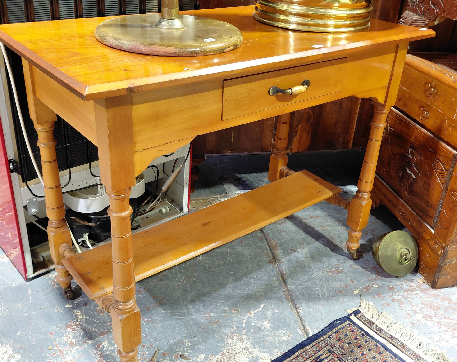 160 · PINE SIDE TABLE WITH DRAWER