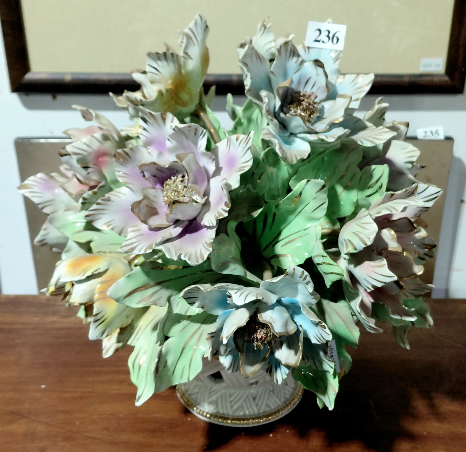 CHINA FLORAL ARRANGEMENT