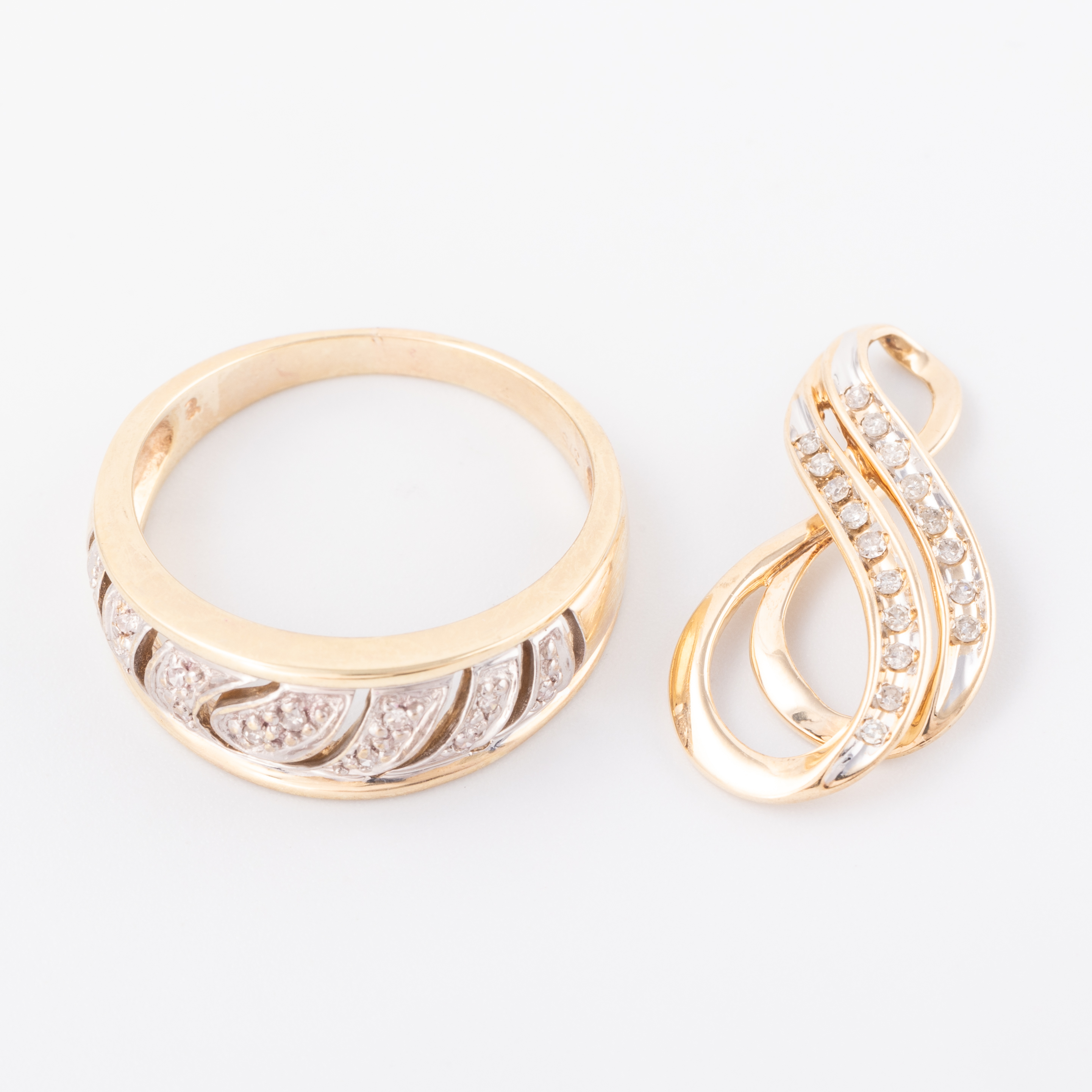 Diamond Ring & Pendant 9ct Gold Set