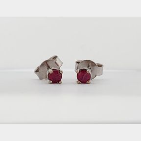 0,270CT RUBBIES IN 9CT WHITE GOLD STUDS - 51929/113
