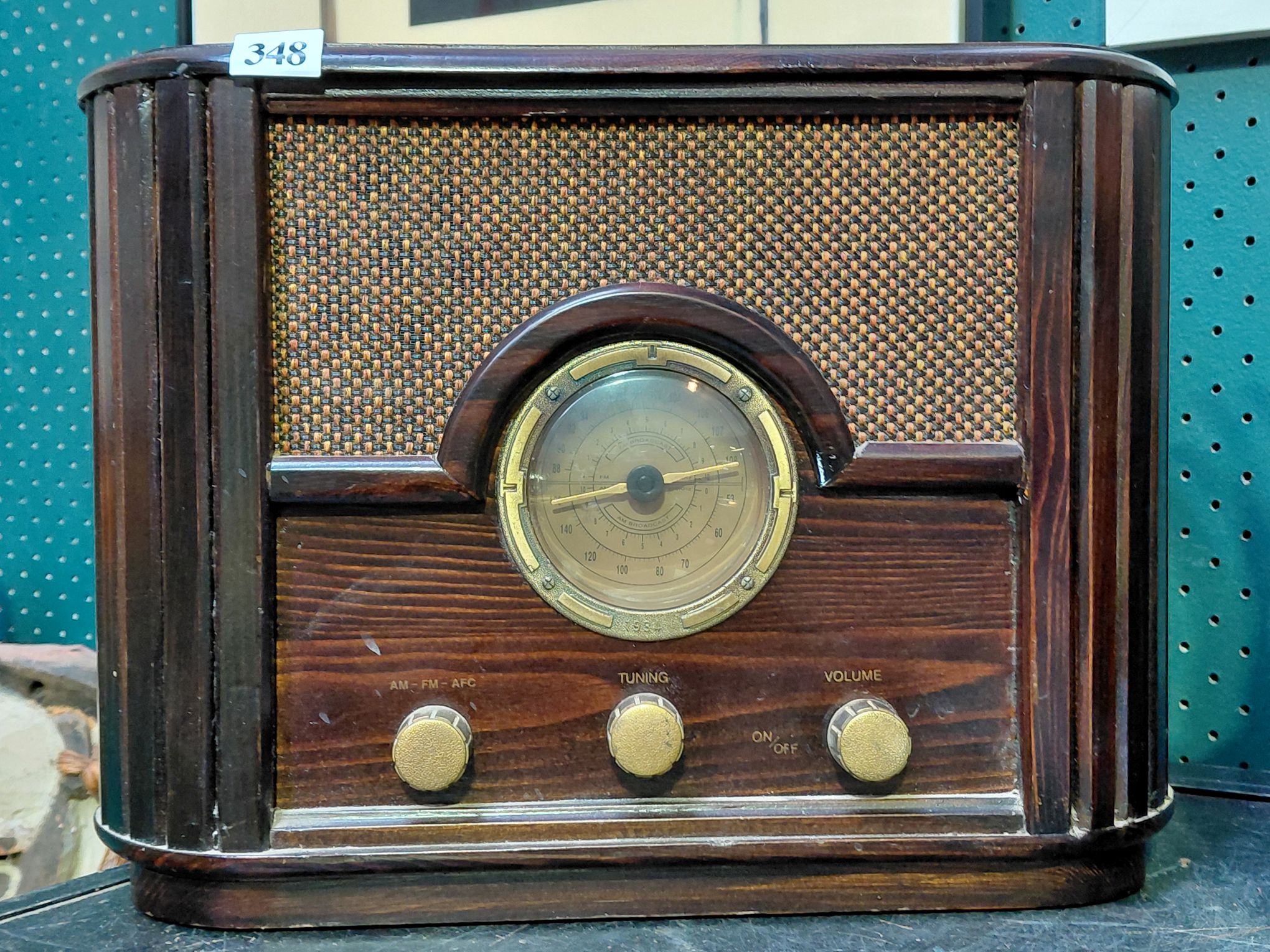 MODERN MANTLE RADIO