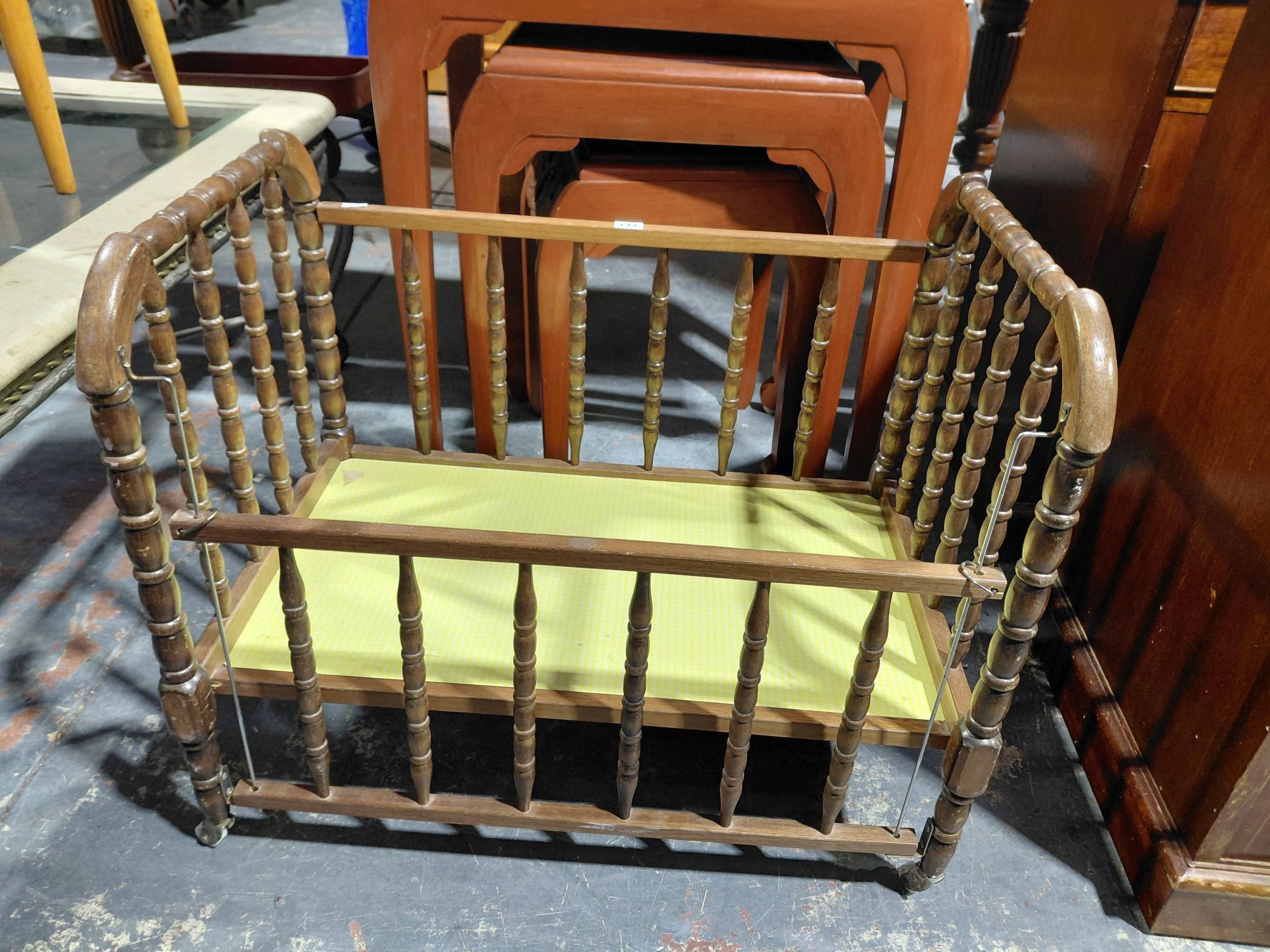 VINTAGE DOLLS COT