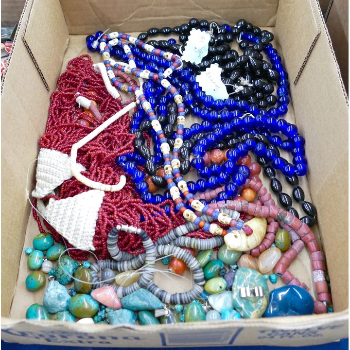 Box Old Trade Beads