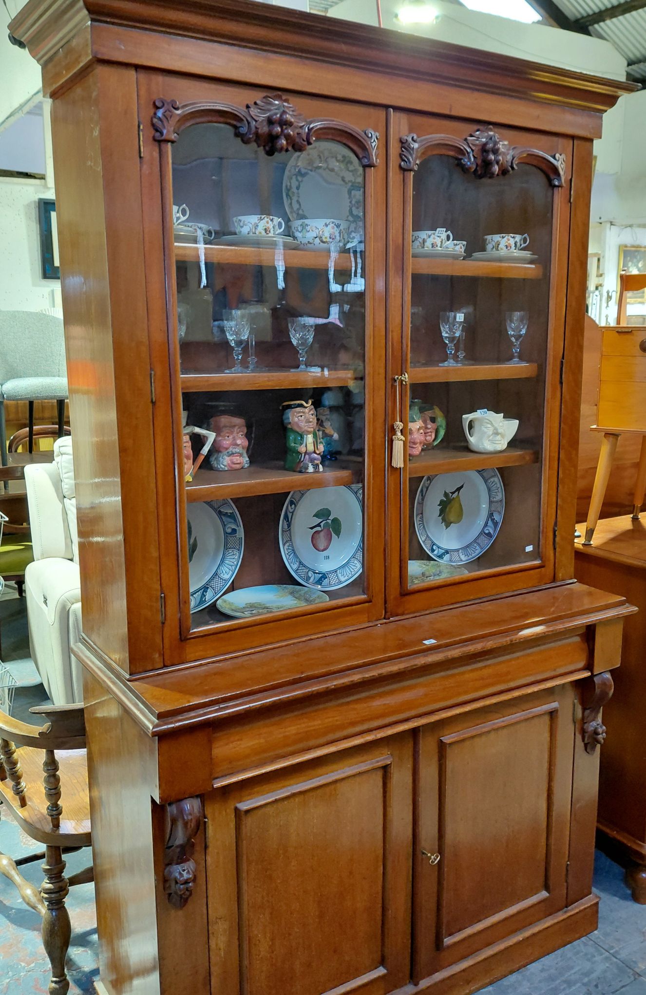 117 · VICTORIAN MAHOGANY BOOKCASE