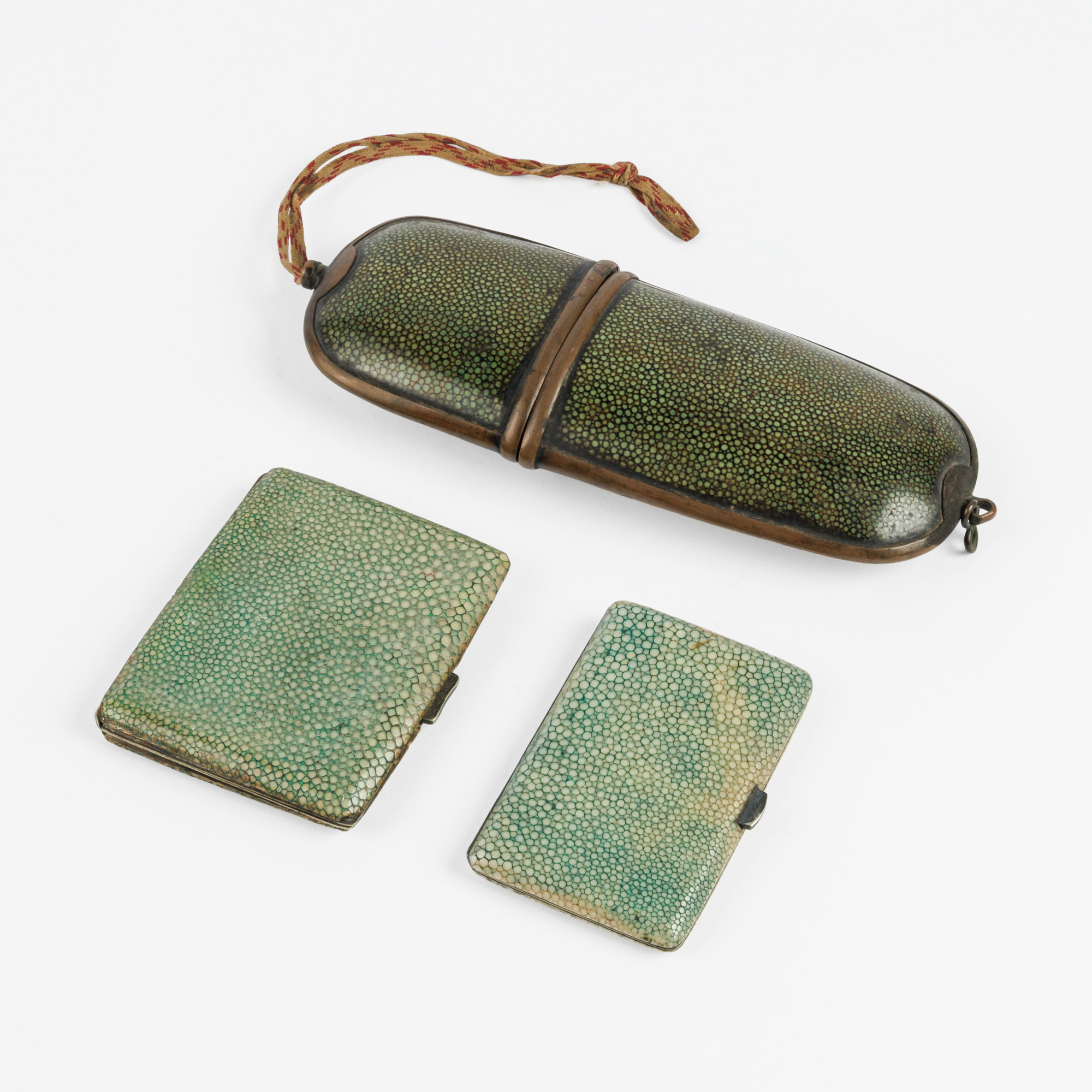 Three shagreen veneered art deco pieces – kavel bij Bernaerts, Antwerp