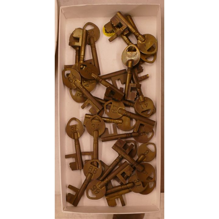 Box Brass Hotel Keys