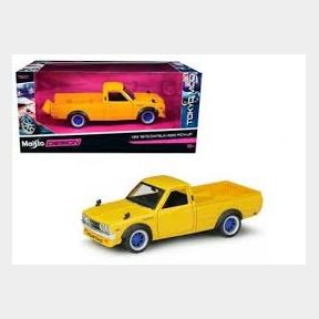 Maisto 1/24 Datsun 620 Pick-up 1973 Design Tokyo Mod - Yellow - Die-cast Model Bar 90159325284- 51748/20833 AS B3 (S3)