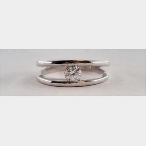 18CT WHITE GOLD RING WITH .285CT DIAMOND COLOUR F CLARITY VVS2 - SIZE MN - 51633/333