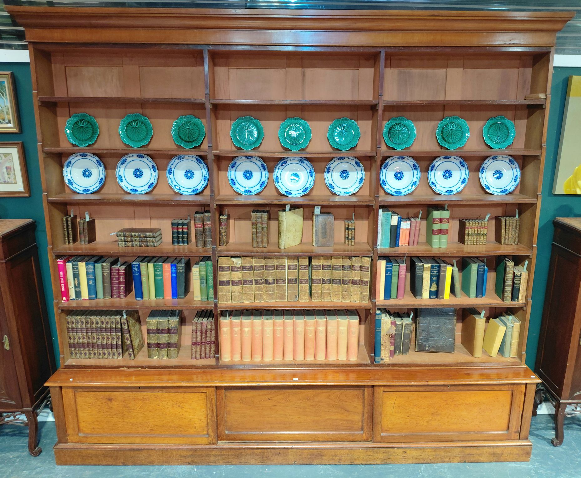 555 · A COLOSSAL LIBRARY BOOKCASE