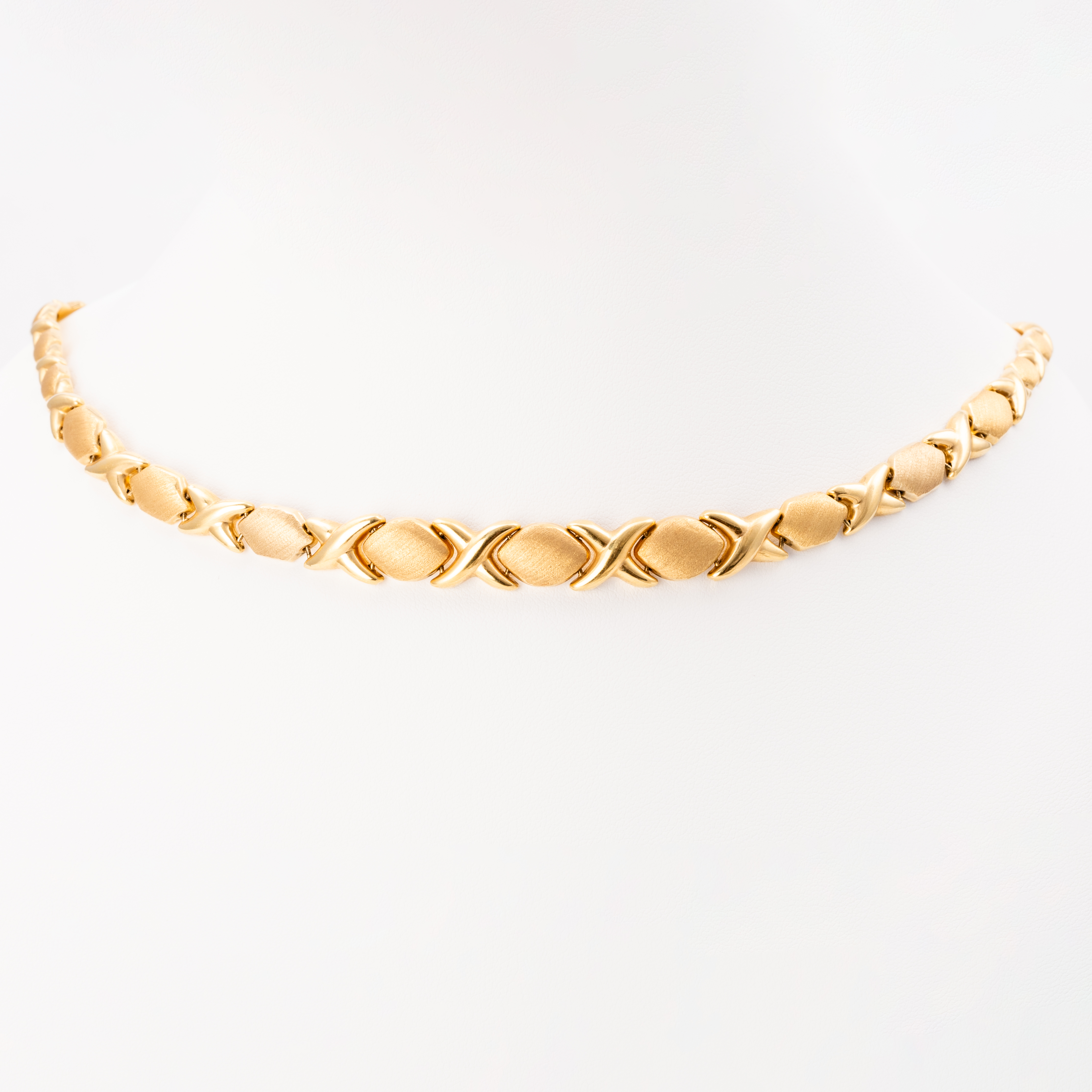 297 · 18ct Yellow Gold Chain & Bracelet Set
