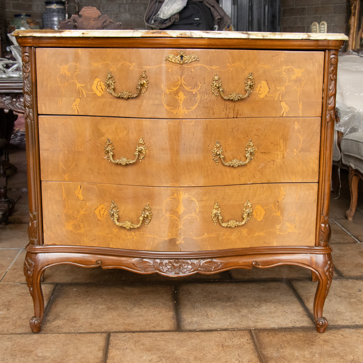 Bonheur-du-jour estilo Louis XV