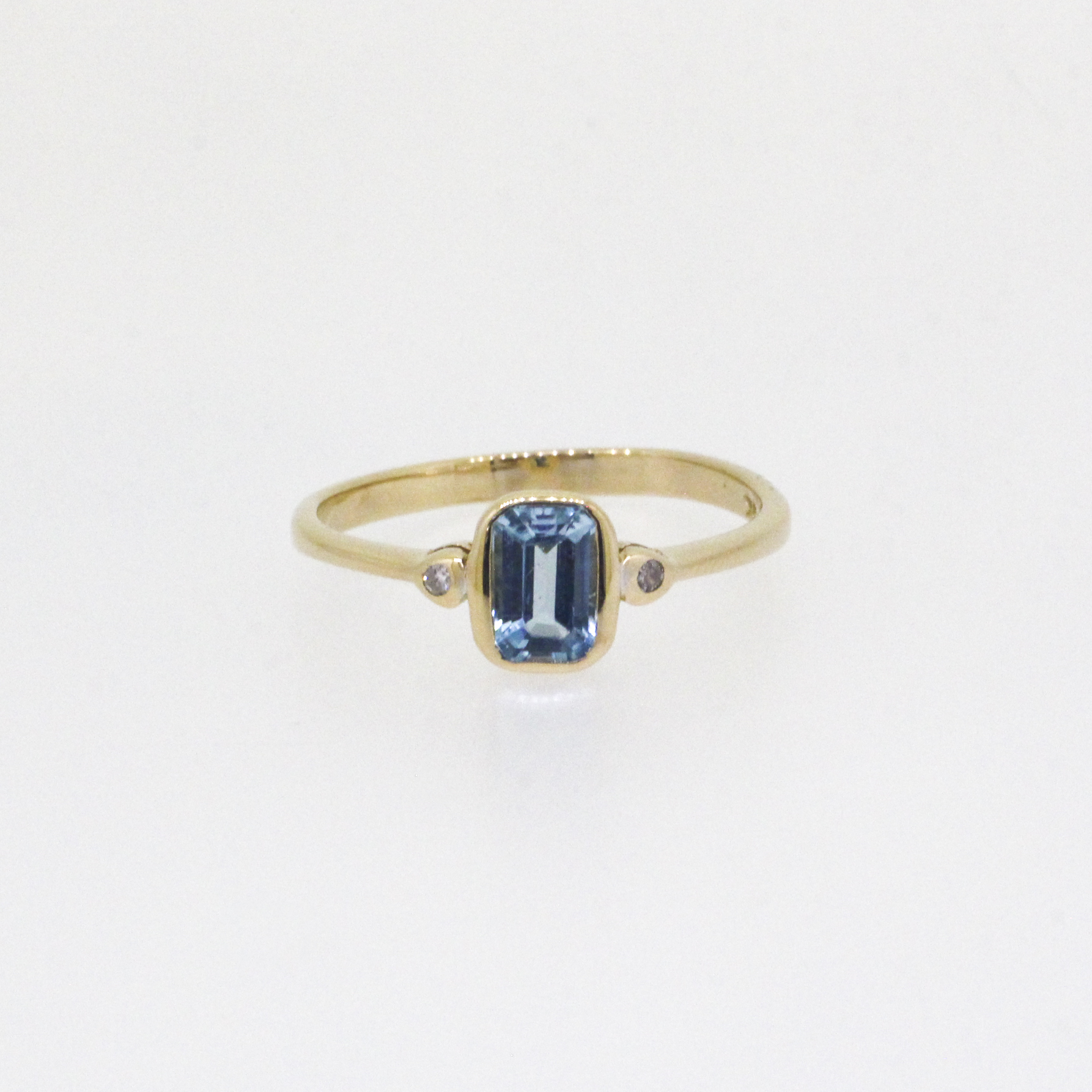 188 · Topaz & Diamond Ring 1.77g
