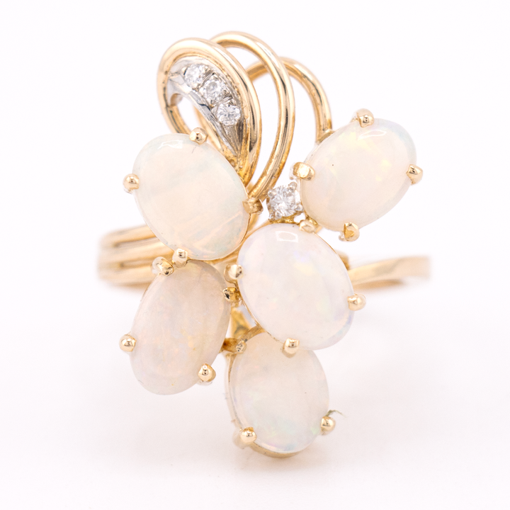 Anillo con ópalos
