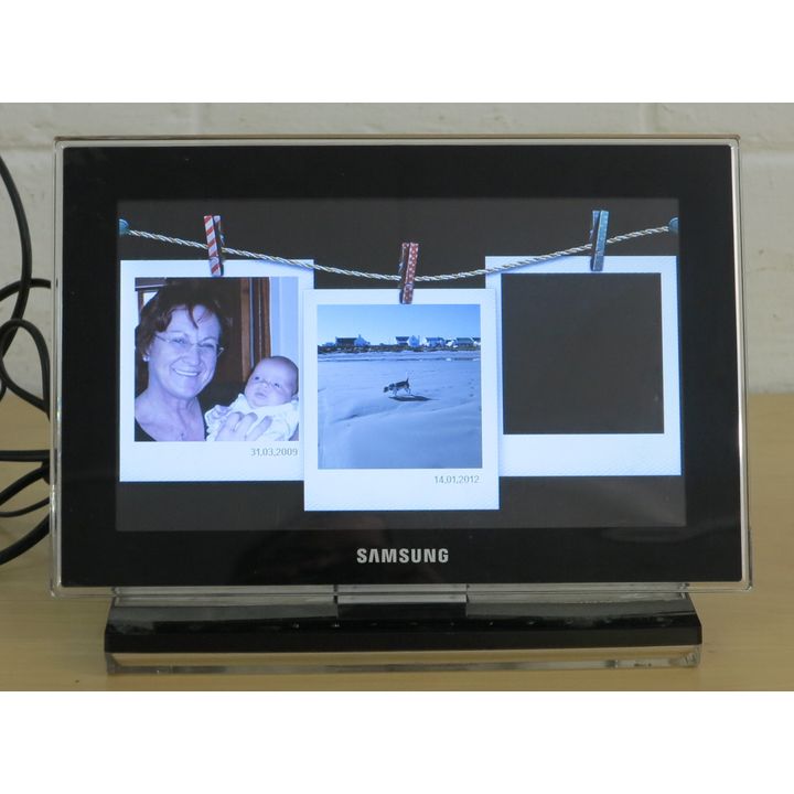 SAMSUNG DIGITAL PHOTO PLAYER WITH REMOTE