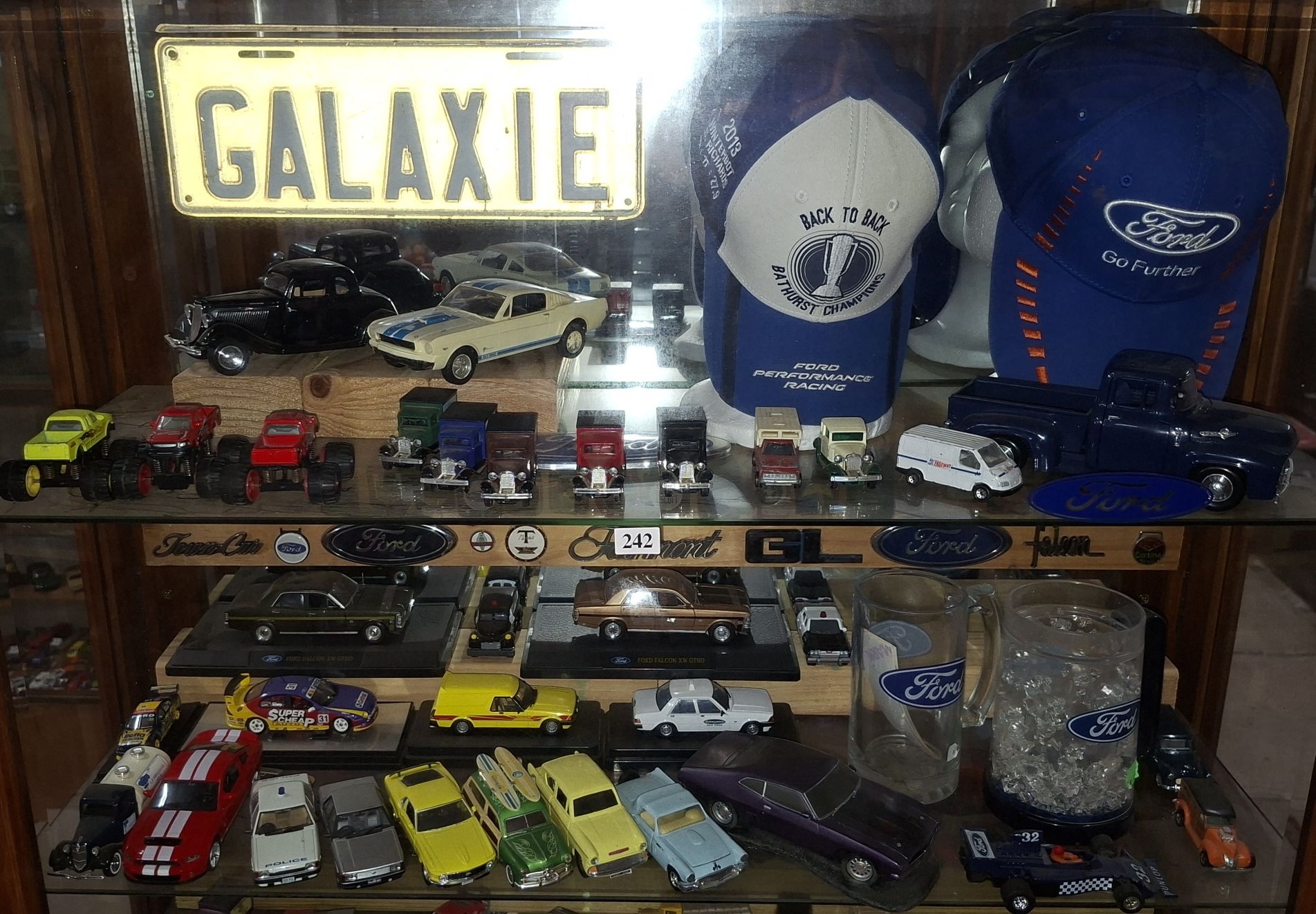 242 · FORD COLLECTABLES