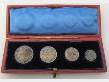 1902 EDWARD VII SILVER MAUNDY SET IN CASE