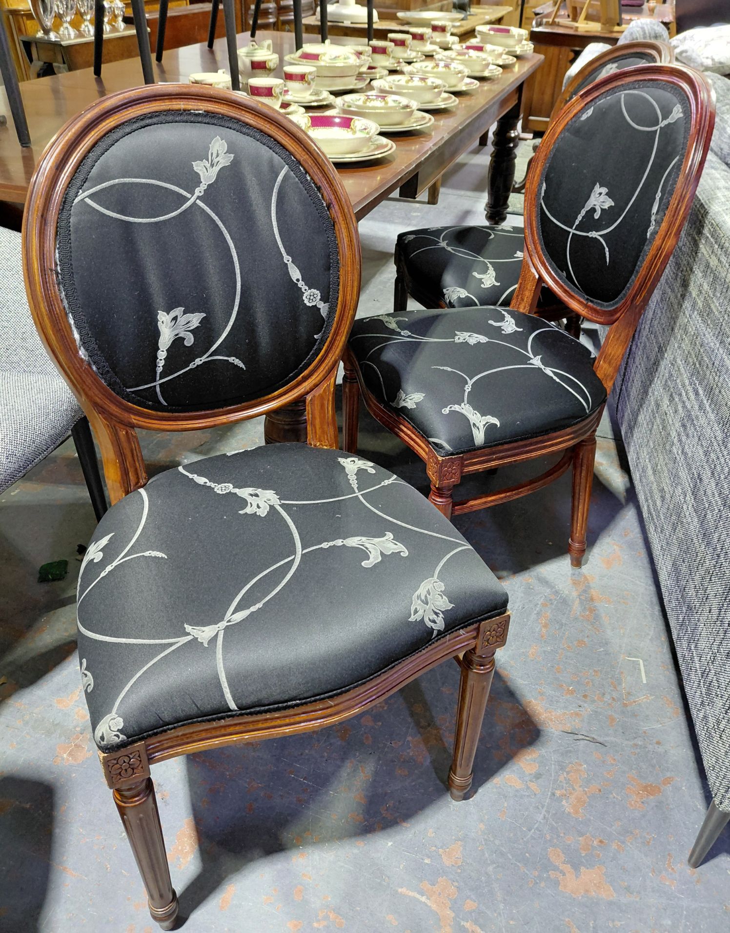 172 · 3 DINING CHAIRS