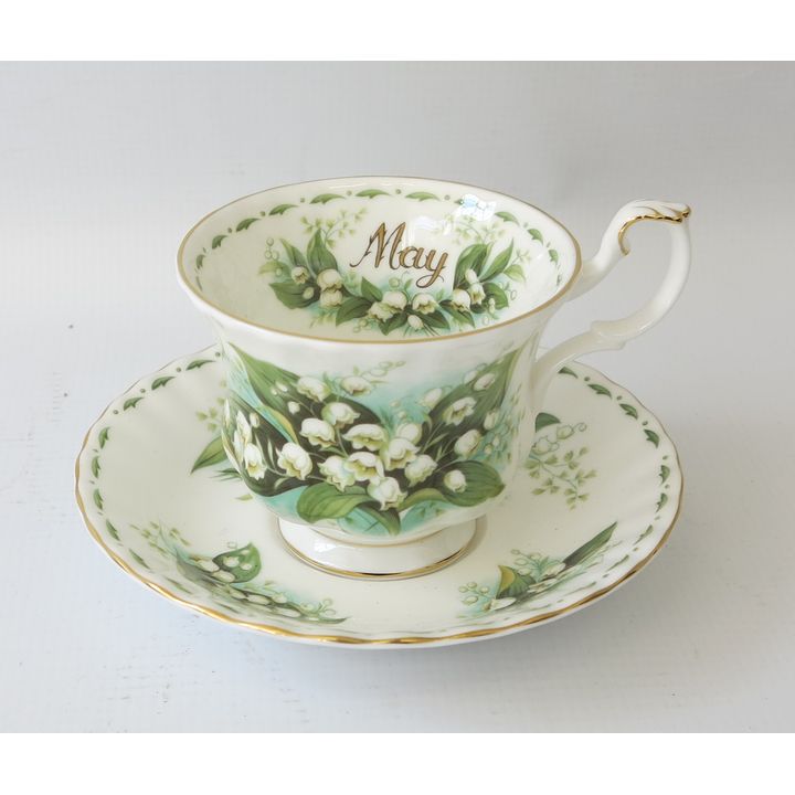 ROYAL ALBERT TEACUP AND SAUCER