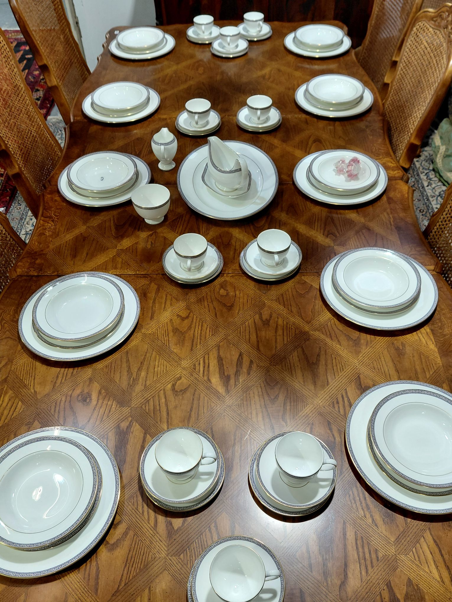 WEDGWOOD "PALATIA" DINNER SET