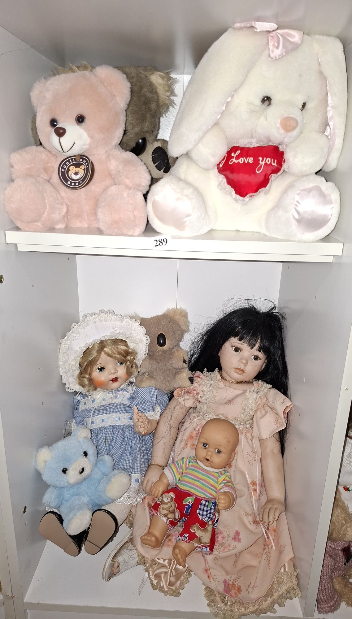 289 · PLUSH TEDDIES AND DOLLS