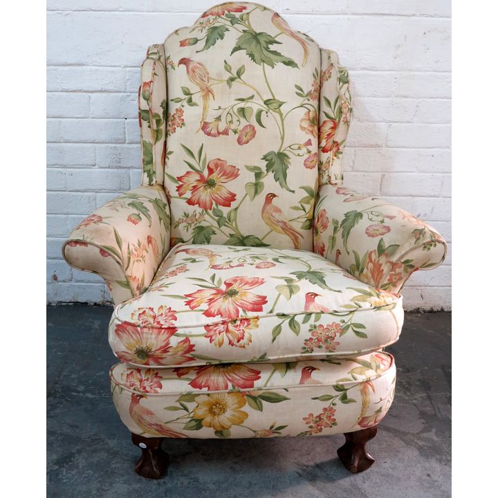 UPHOLSTERED ARMCHAIR,