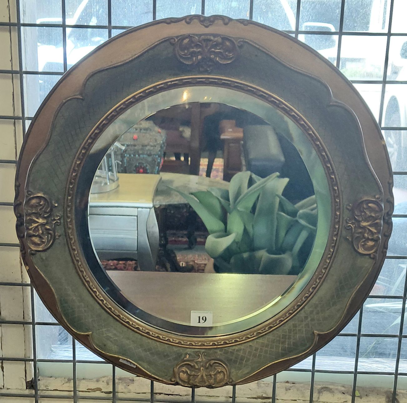 19 · VINTAGE CIRCULAR MIRROR