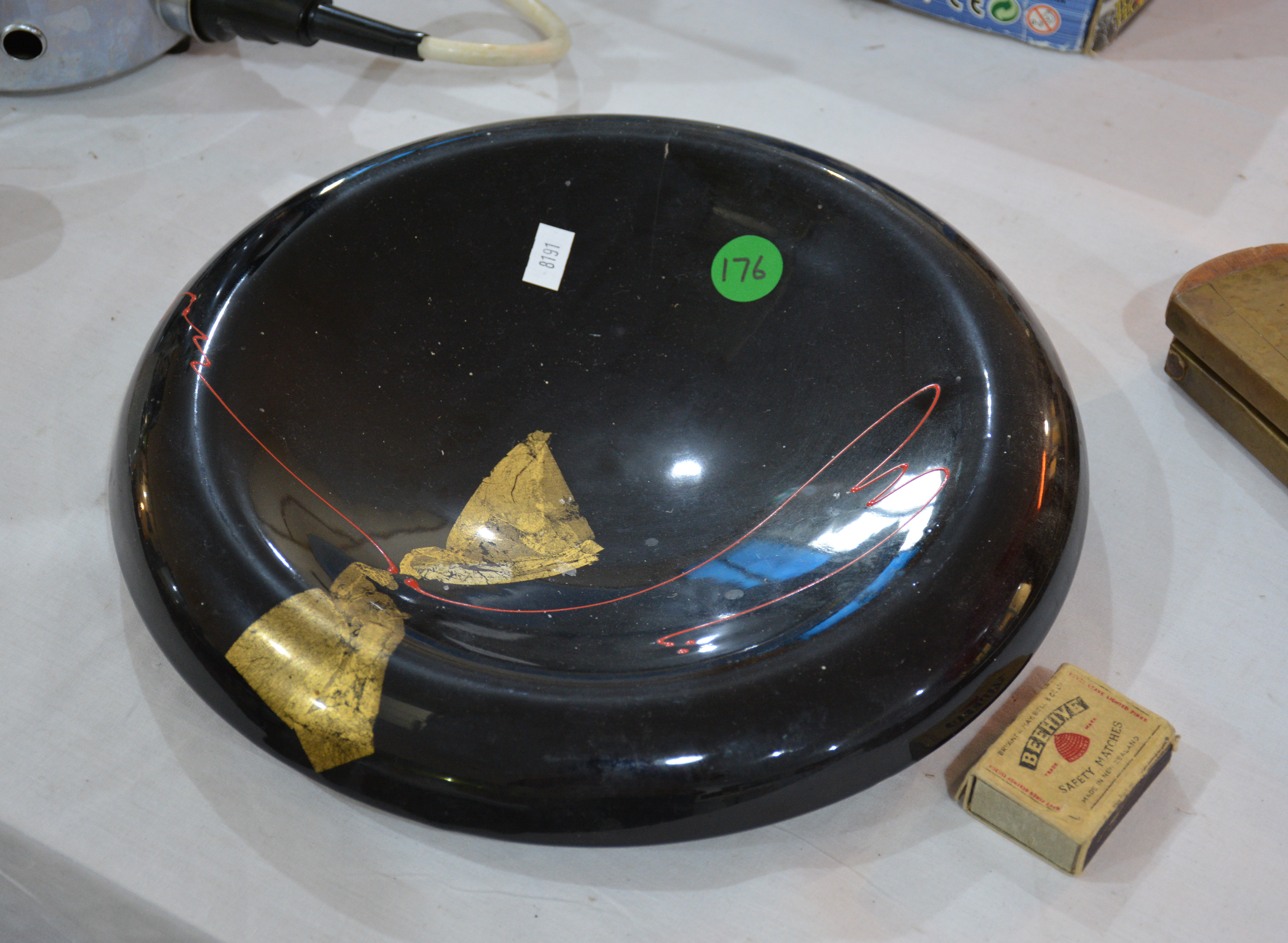 Limited Edition New Zealand Made Art Trinket Bowl — NZ auction result