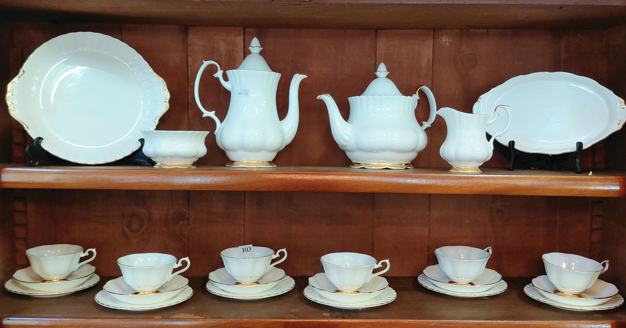 ROYAL ALBERT VAL D'OR TEASET