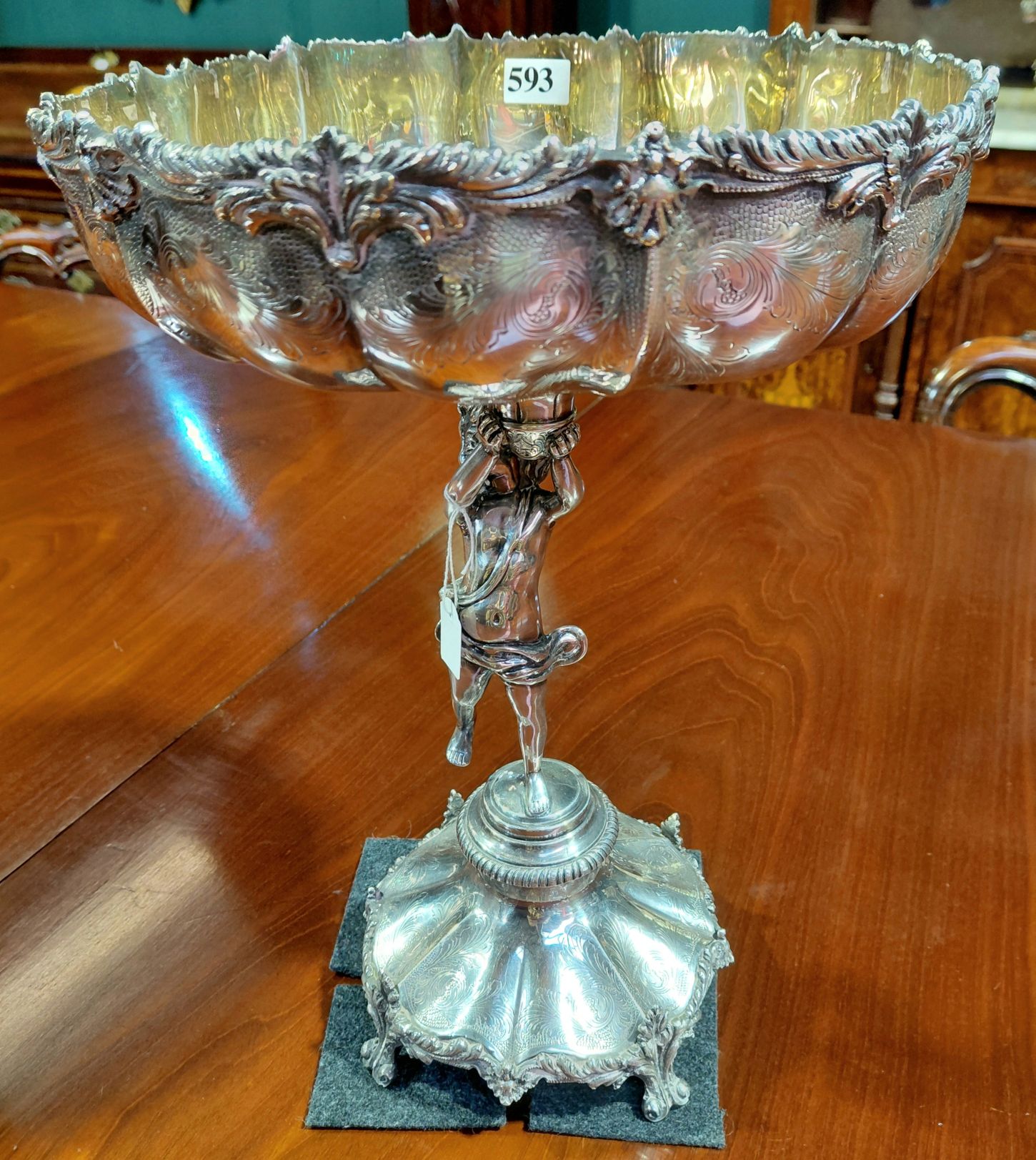 SUPERB CHERUB TABLE CENTRE PIECE