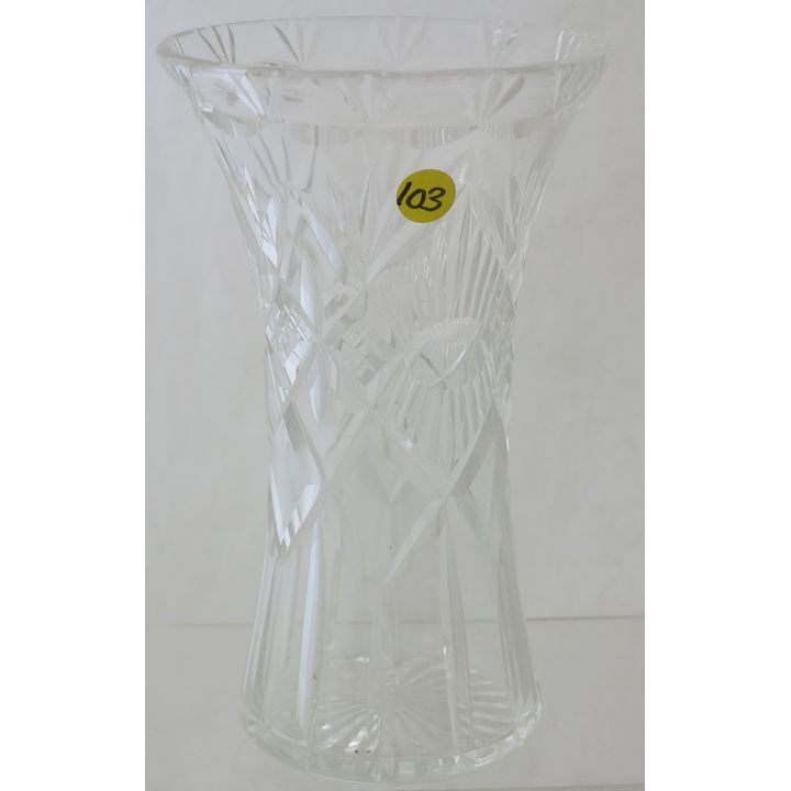 A 20TH CENTURY CUTGLASS VASE.