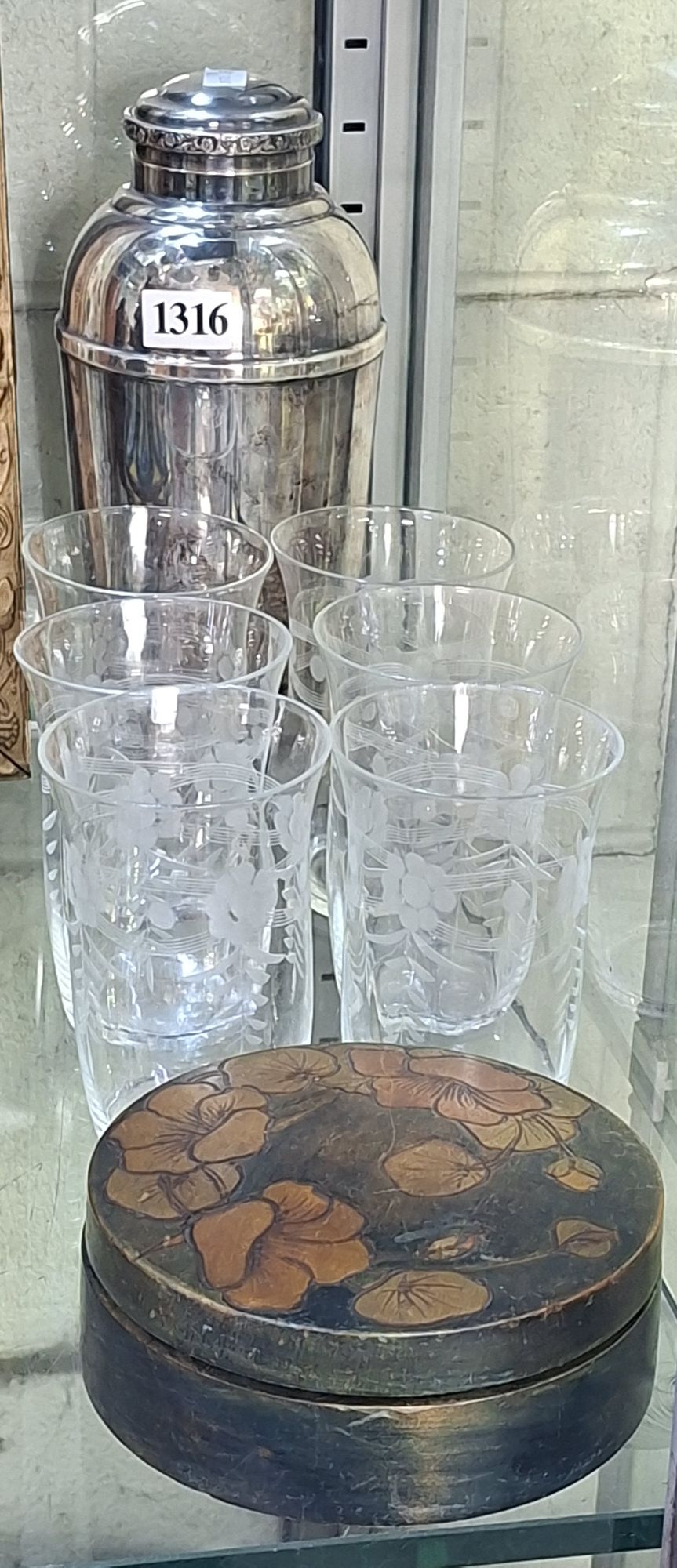 1316 · POKERWORK BOX, COCKTAIL SHAKER AND GLASSES