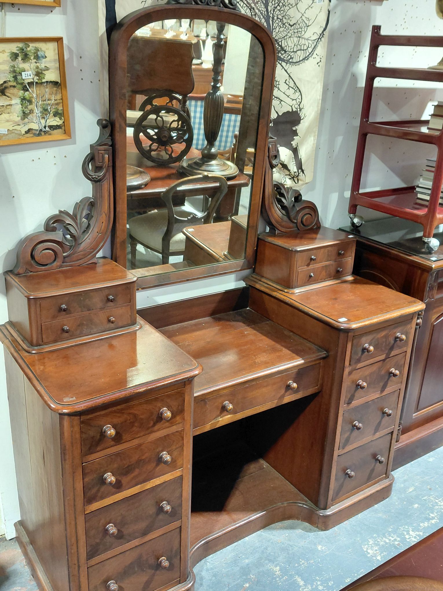 216 · VICTORIAN DRESSING TABLE