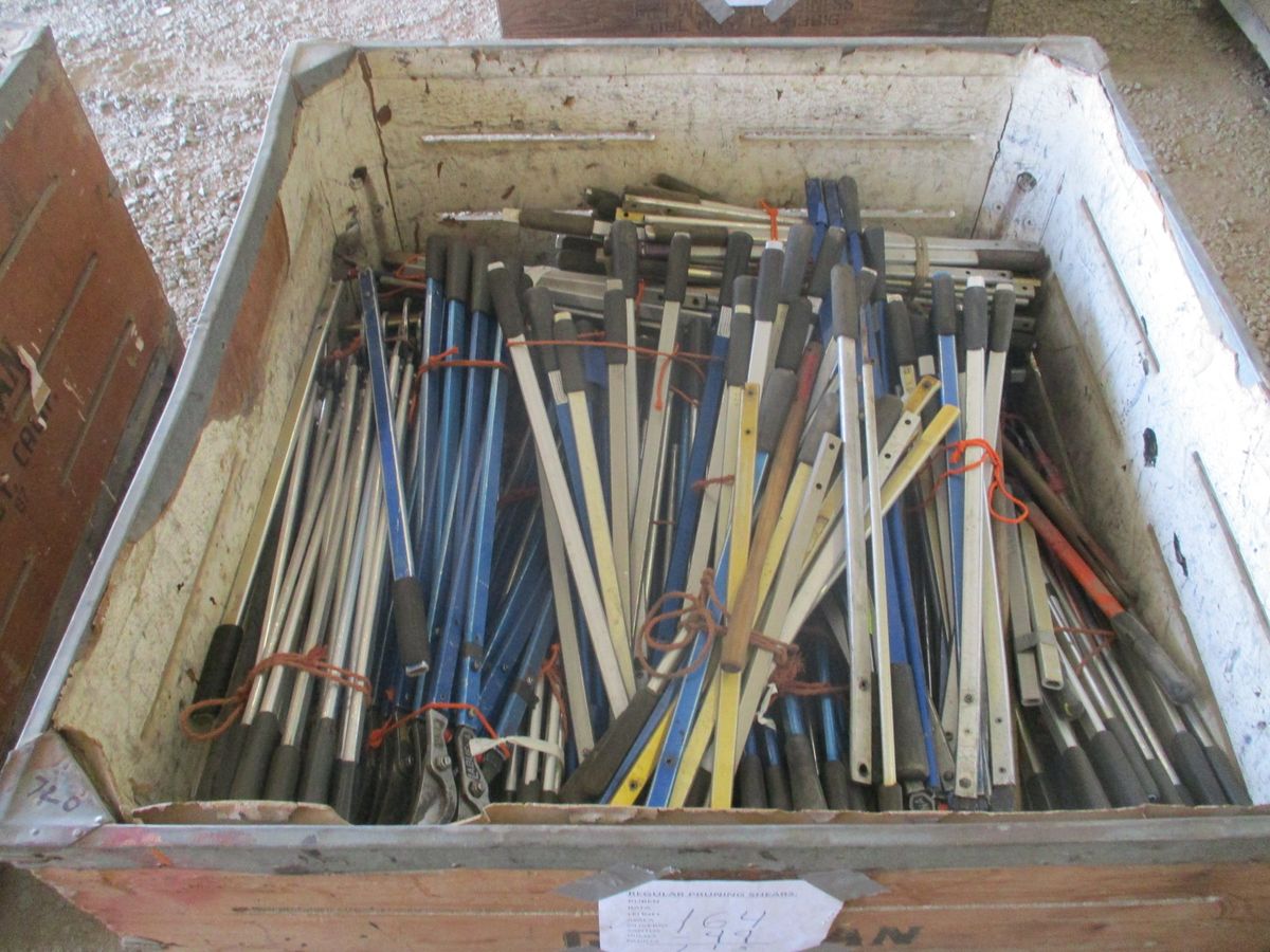 Lot: Pruning Shears | Maltz Auctions