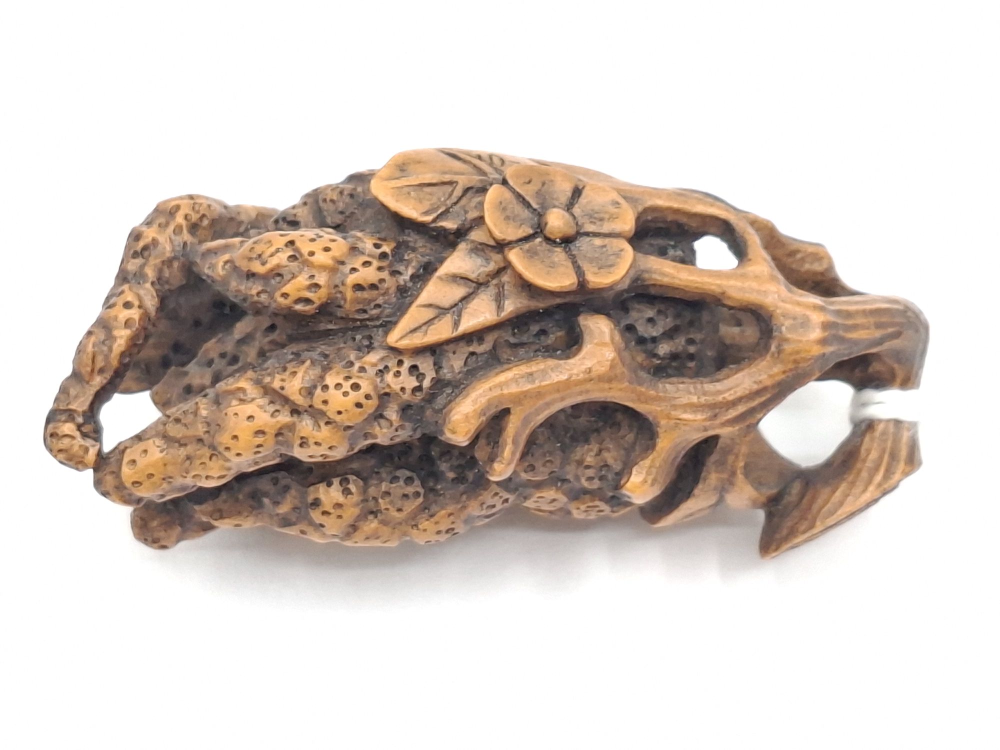 91 · JAPANESE CARVED BOXWOOD NETSUKE