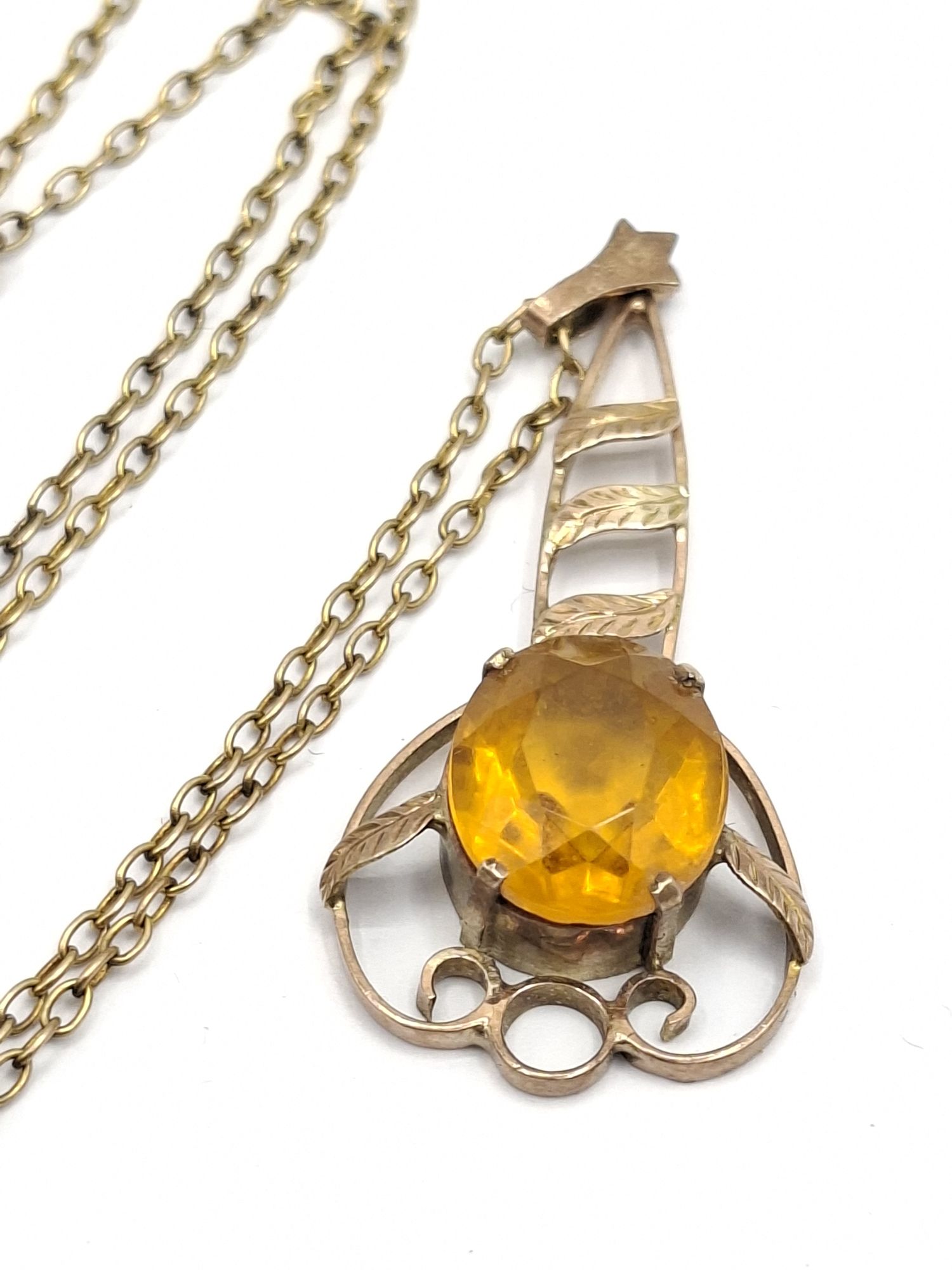 1124 · 9CT GOLD PENDANT
