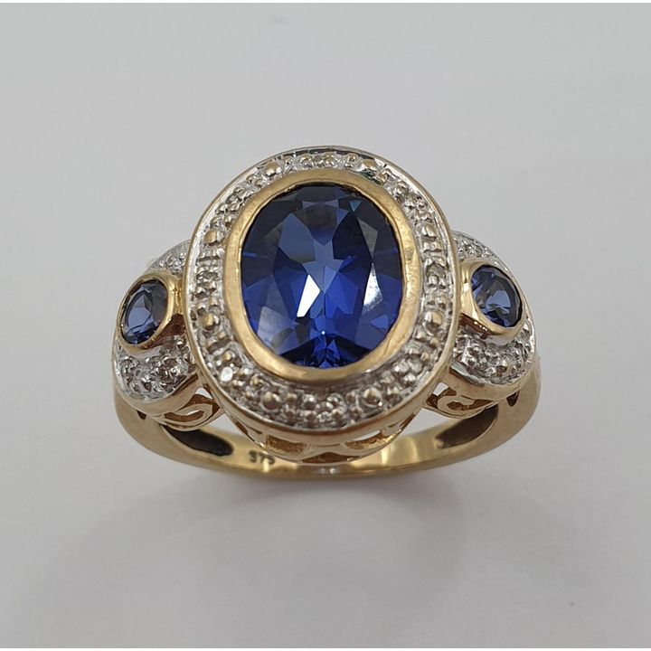 9ct Y/G Sapphire & Diamond Ring