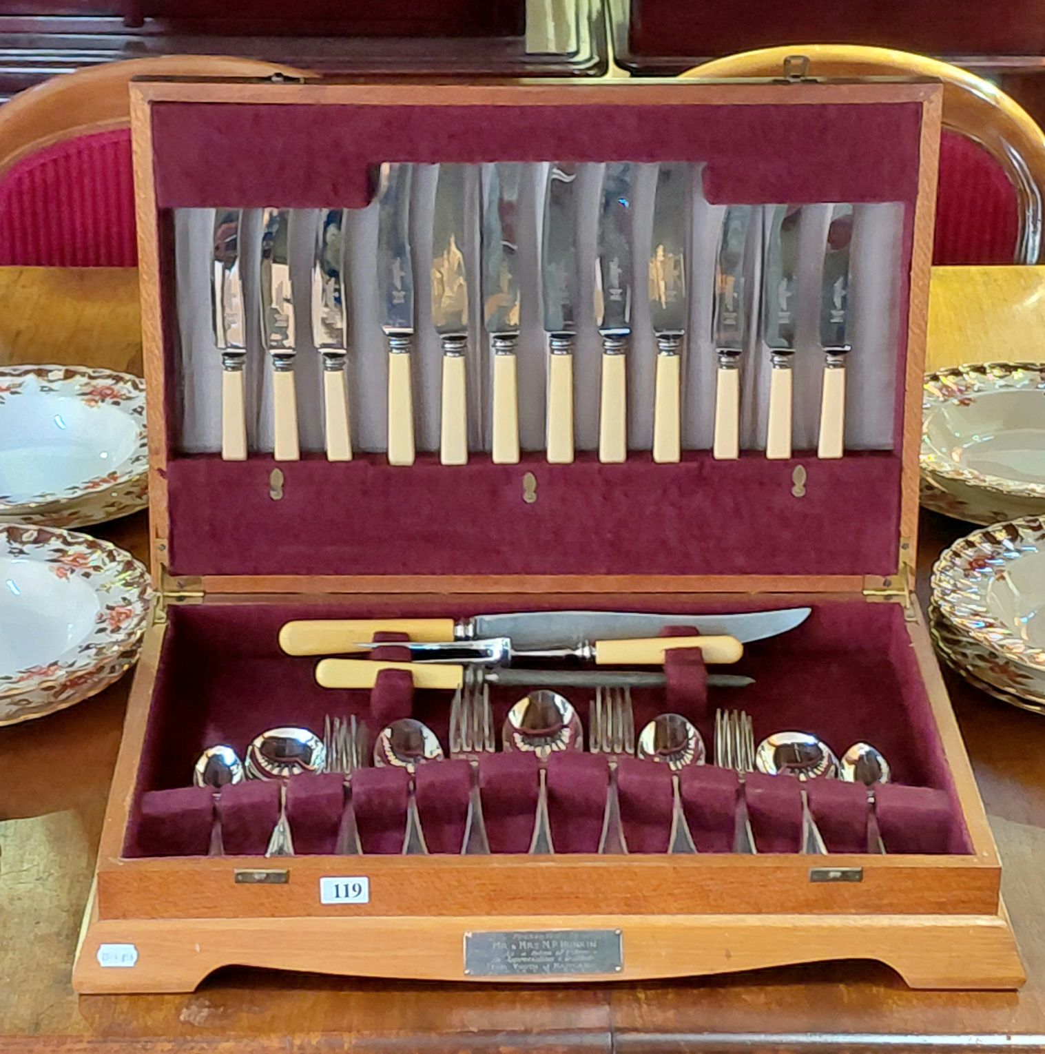 119 · SHEFFIELD ENGLAND CUTLERY SERVICE