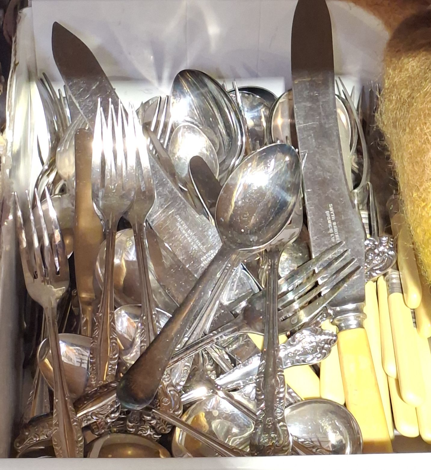 Cutlery And Bread Kvives